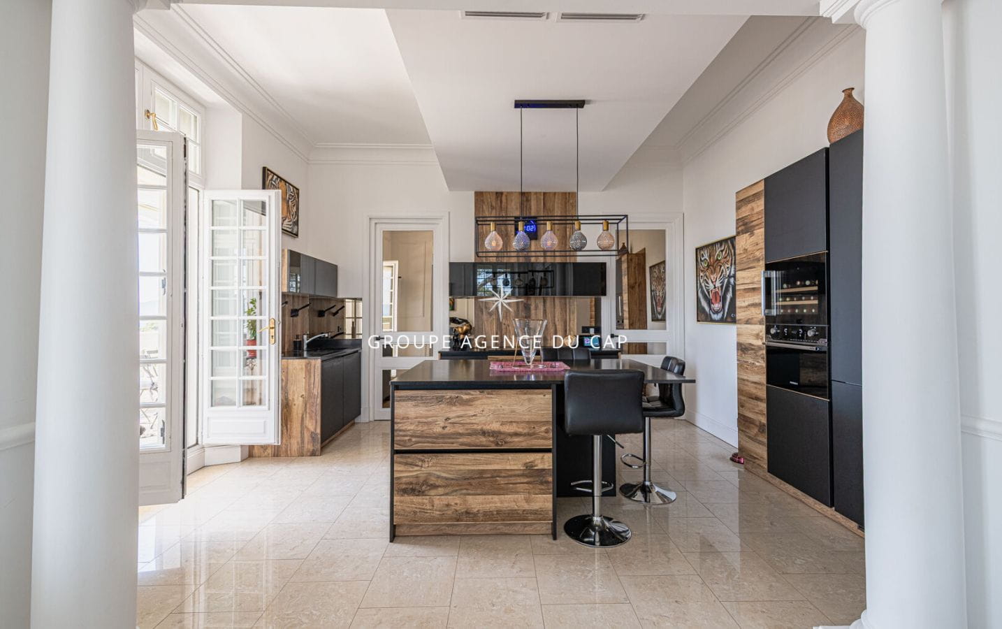 SUPERBE VUE MER APPARTEMENT D’EXCEPTION, 3 CHAMBRES, TERRASSE , PISCINE, A PIED DU PORT SANTA LUCIA SAINT RAPHAEL Image 4