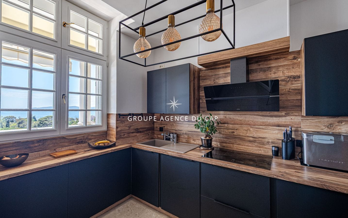 SUPERBE VUE MER APPARTEMENT D’EXCEPTION, 3 CHAMBRES, TERRASSE , PISCINE, A PIED DU PORT SANTA LUCIA SAINT RAPHAEL Image 5