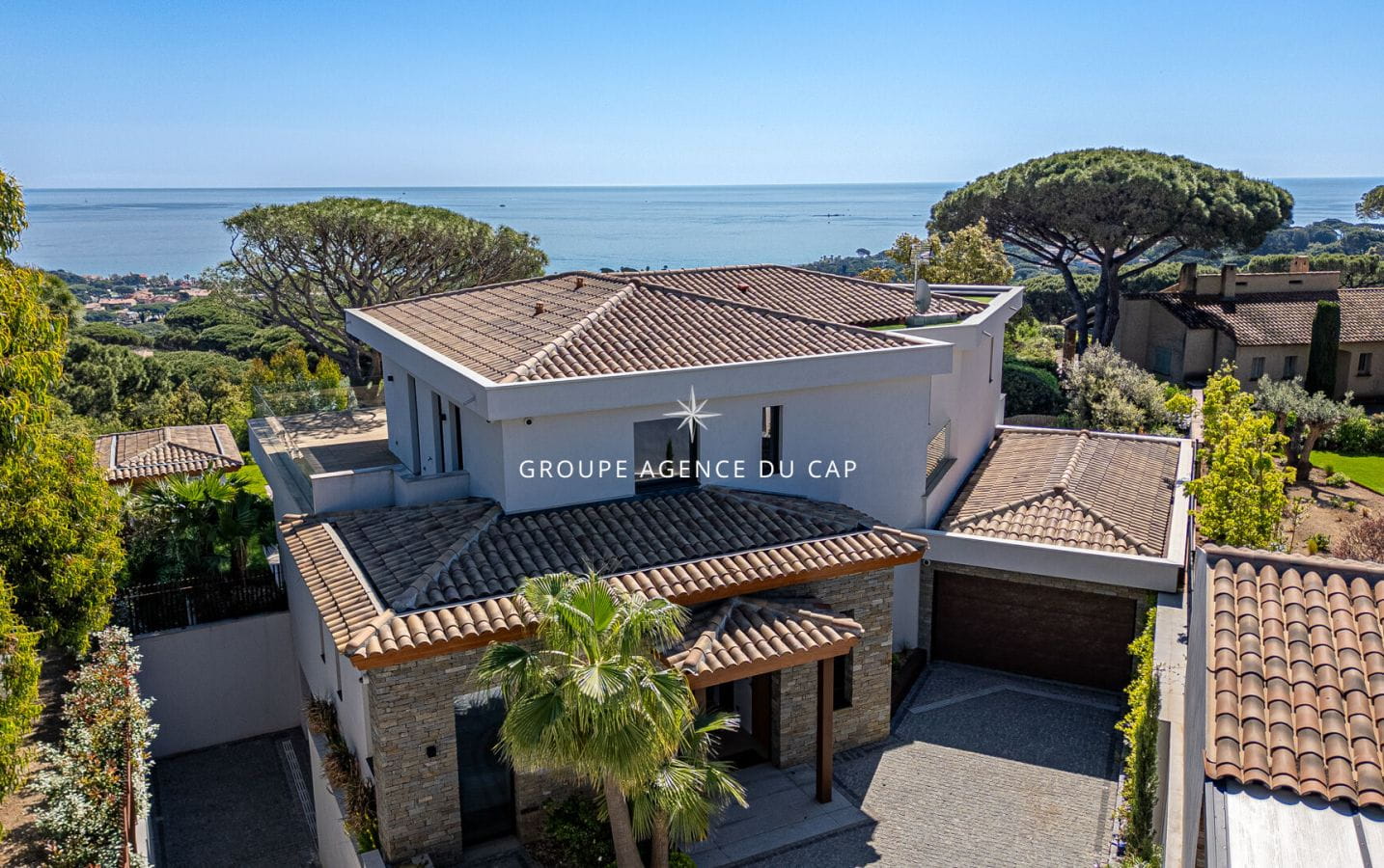 Exceptional contemporary villa? Panoramic sea view? Sainte-Maxime Image 2