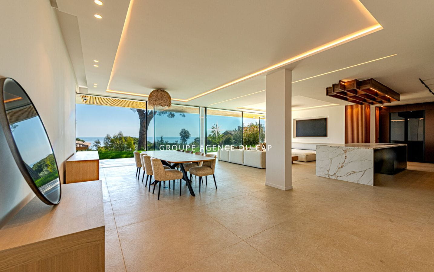 Exceptional contemporary villa? Panoramic sea view? Sainte-Maxime Image 4