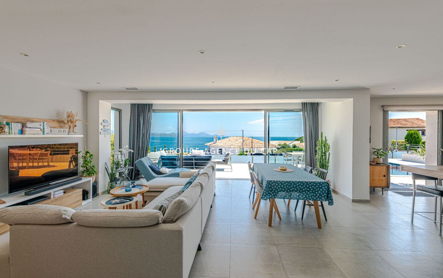 VILLA CONTEMPORAINE RÉNOVÉE SUPERBE VUE MER PISCINE Image 12