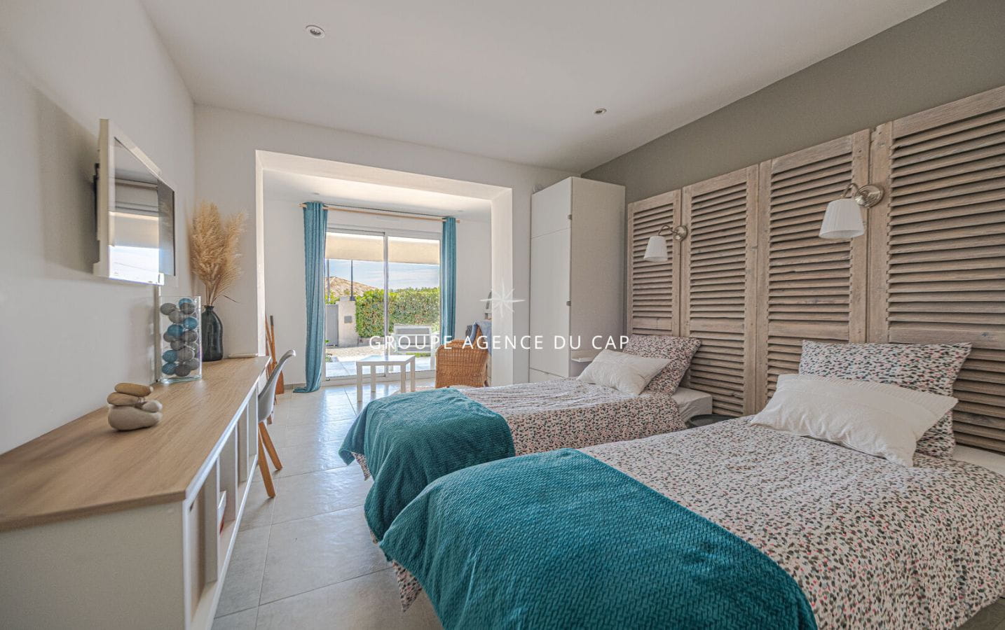 VILLA CONTEMPORAINE RÉNOVÉE SUPERBE VUE MER PISCINE Image 8