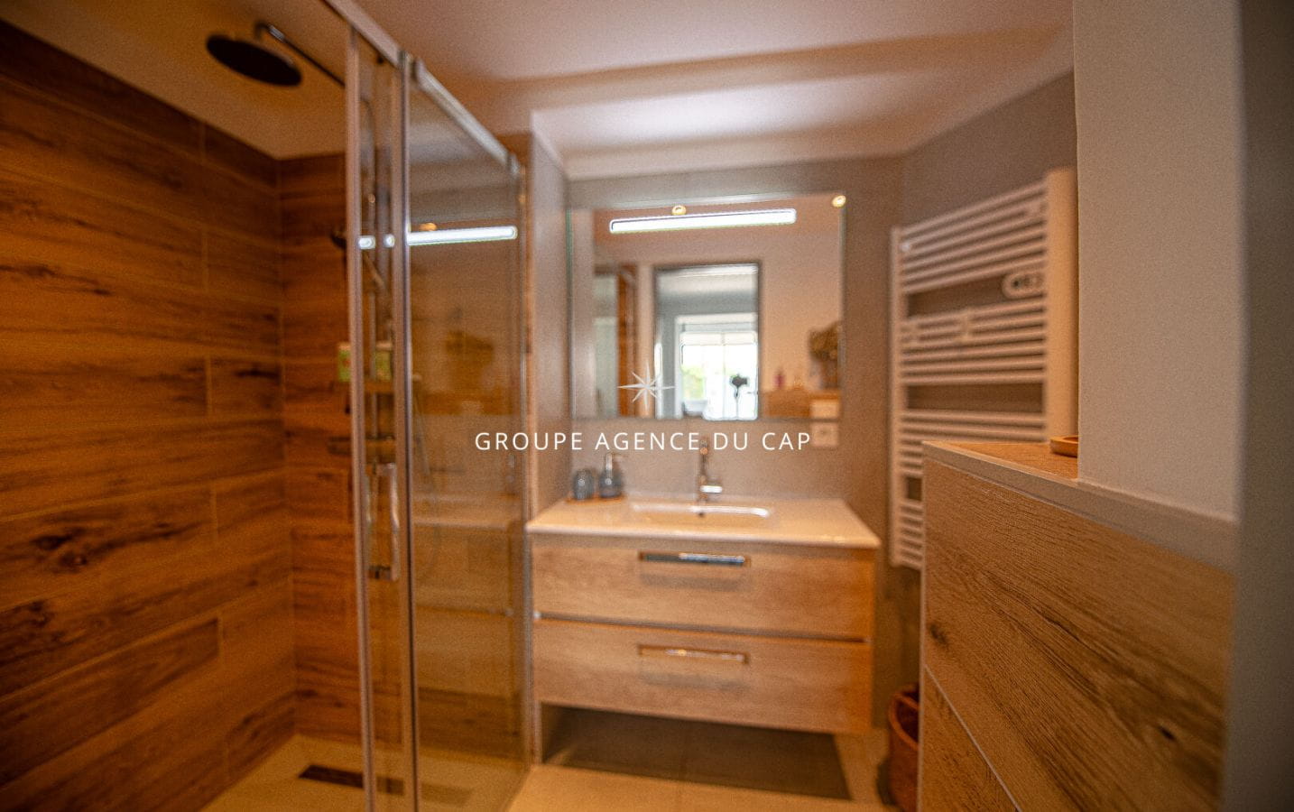 VILLA CONTEMPORAINE RÉNOVÉE SUPERBE VUE MER PISCINE Image 9