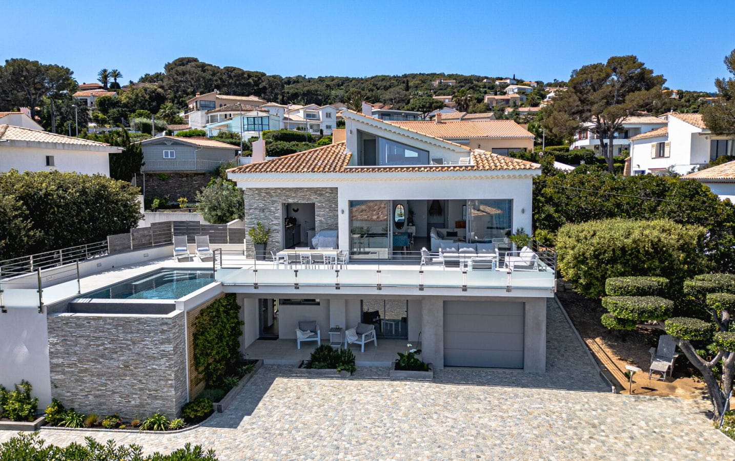 RENOVATED CONTEMPORARY VILLA SUPERB SEA VIEW POOL GARAGE Image 1