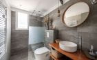 Les Issambres, 8-room villa facing the beach, 170 m2 Min 11