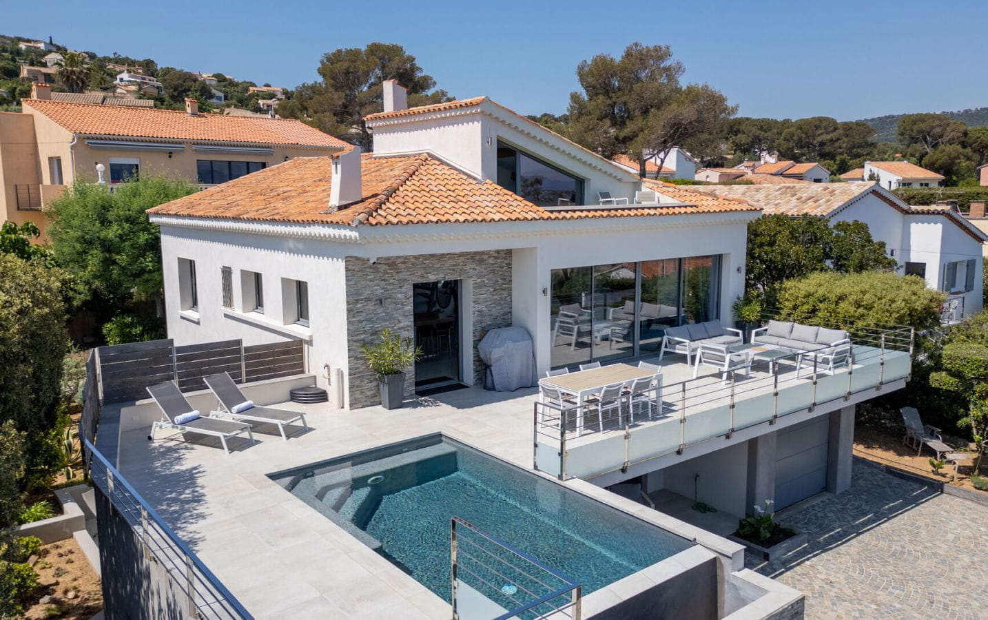 RENOVATED CONTEMPORARY VILLA SUPERB SEA VIEW POOL GARAGE Image 0