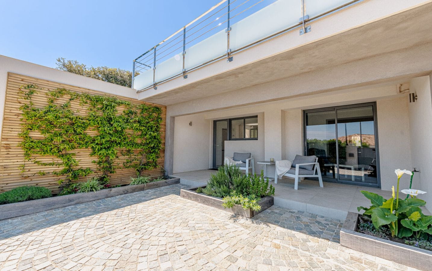 RENOVATED CONTEMPORARY VILLA SUPERB SEA VIEW POOL GARAGE Image 15