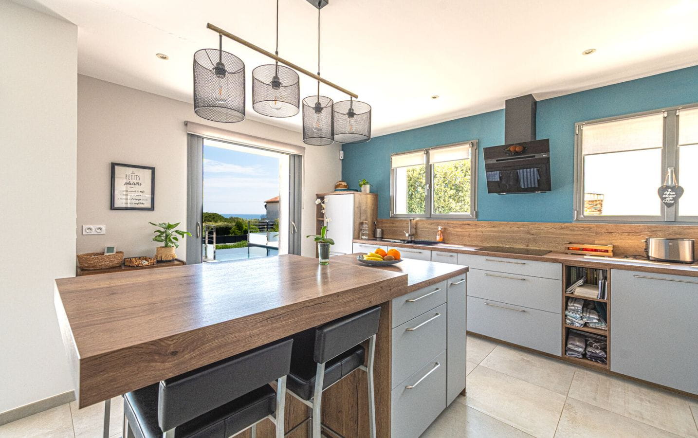 RENOVATED CONTEMPORARY VILLA SUPERB SEA VIEW POOL GARAGE Image 4