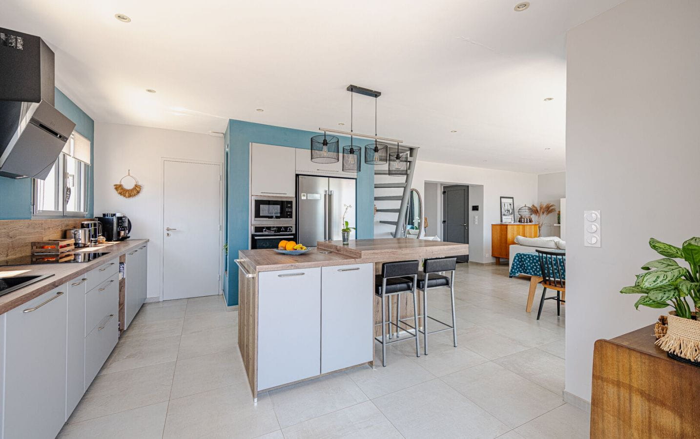 RENOVATED CONTEMPORARY VILLA SUPERB SEA VIEW POOL GARAGE Image 5