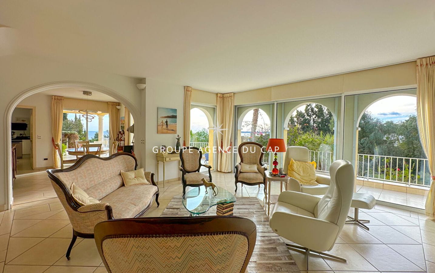 FOR SALE 6-ROOM VILLA 4 BEDROOMS SWIMMING POOL GARAGE SEA VIEW SOUTH FACING SHOPS AND SEA ON FOOT Image 6