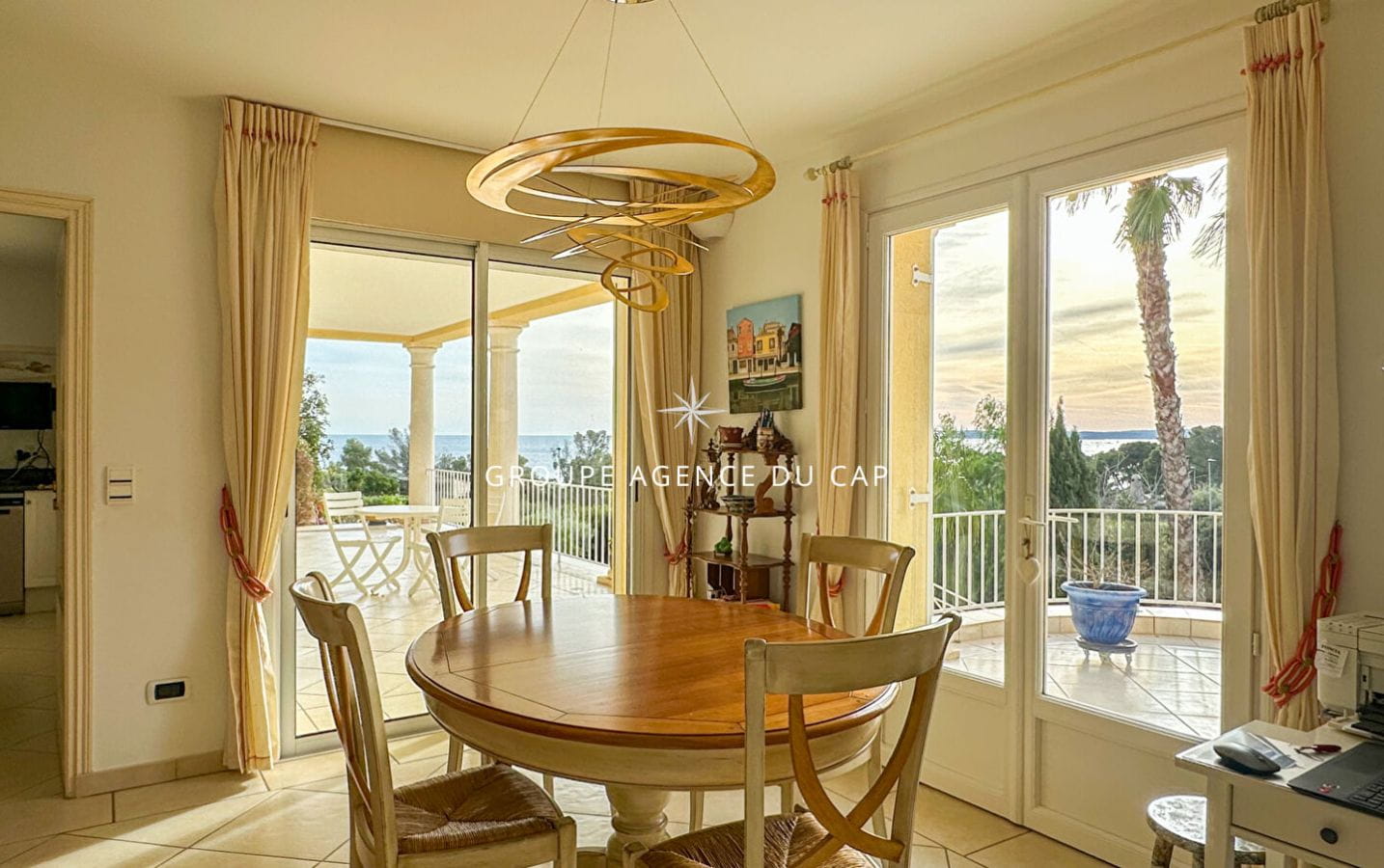 FOR SALE 6-ROOM VILLA 4 BEDROOMS SWIMMING POOL GARAGE SEA VIEW SOUTH FACING SHOPS AND SEA ON FOOT Image 7