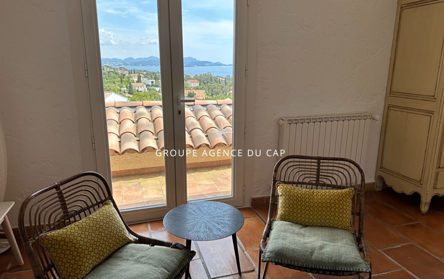 À VENDRE VILLA VUE MER AVEC PISCINE ET GARAGE À SAINT AYGULF Image 9