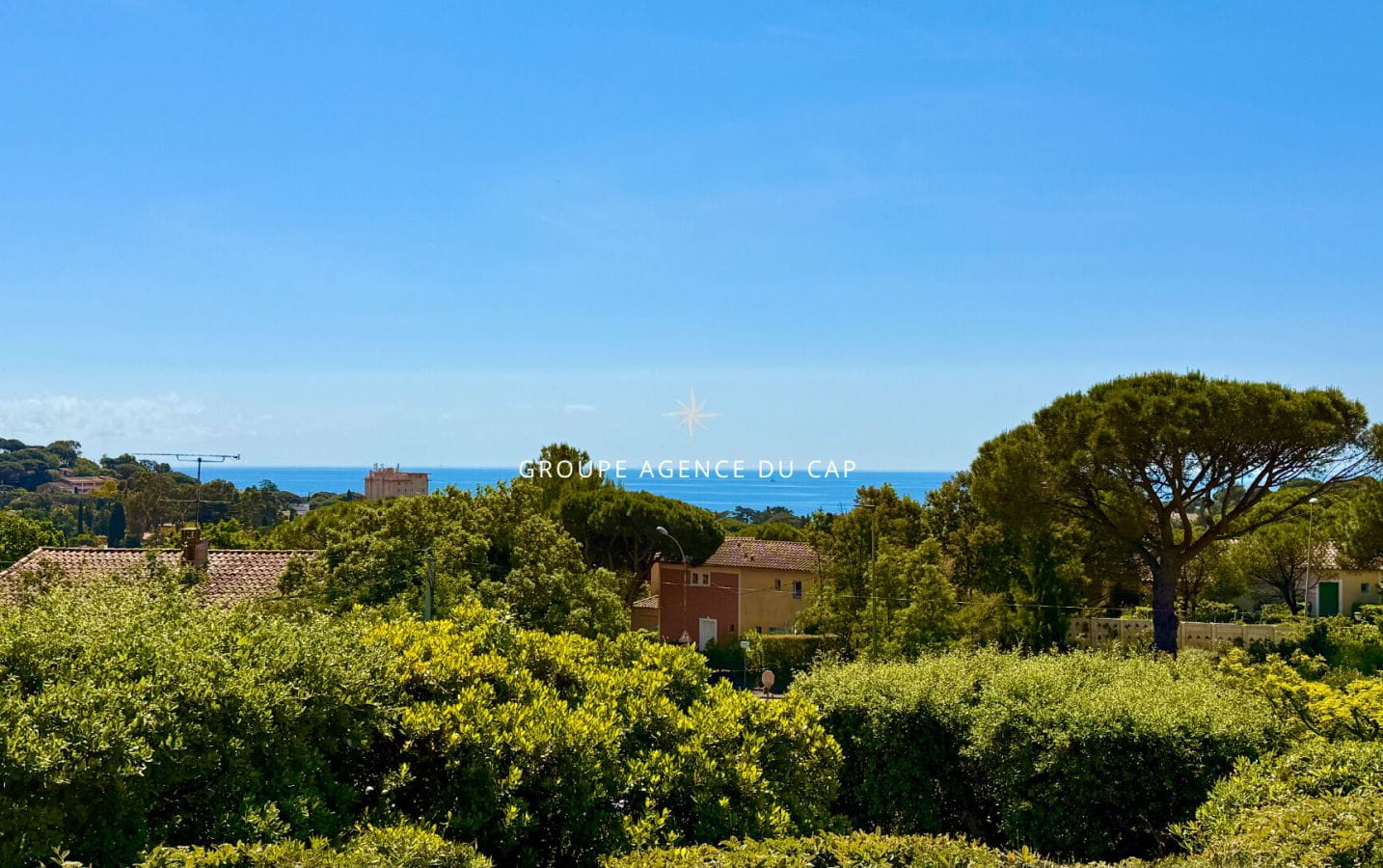 LES ISSAMBRES MAS EN PARTIE DE PLAIN PIED VUE MER 5 CHAMBRES Image 2