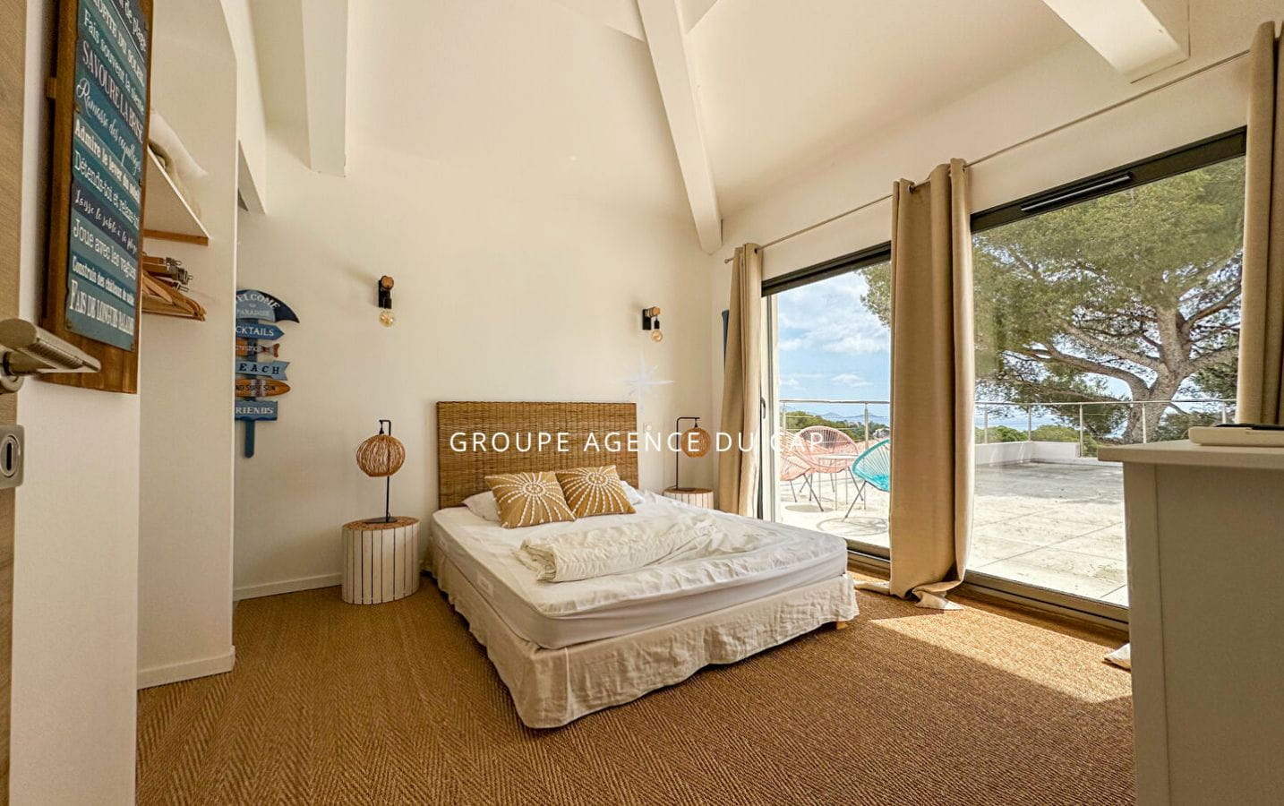 Villa contemporaine vue mer 7 pièces 215 m2 avec piscine, aux Issambres Image 4