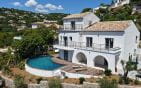 FOR SALE FULLY RENOVATED AND FURNISHED 6-ROOM VILLA WITH PANORAMIC VIEW OF SAINT-TROPEZ Min 1