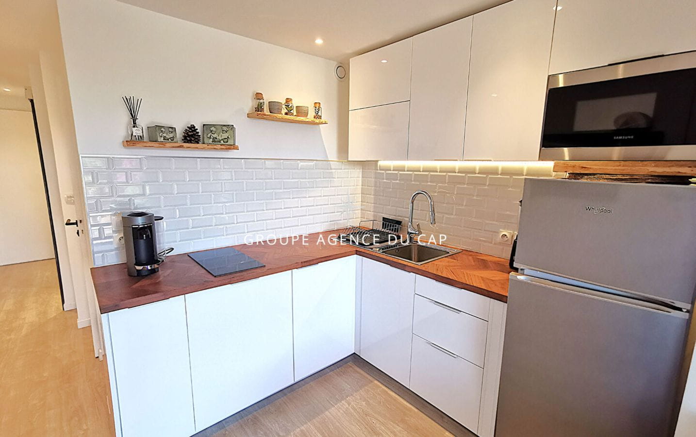 A VENDRE APPARTEMENT 2 PIECES VUE MER AVEC 2 TERRASSES PARKING PRIVÉ DANS UNE RESIDENCE AVEC PISCINE Image 2