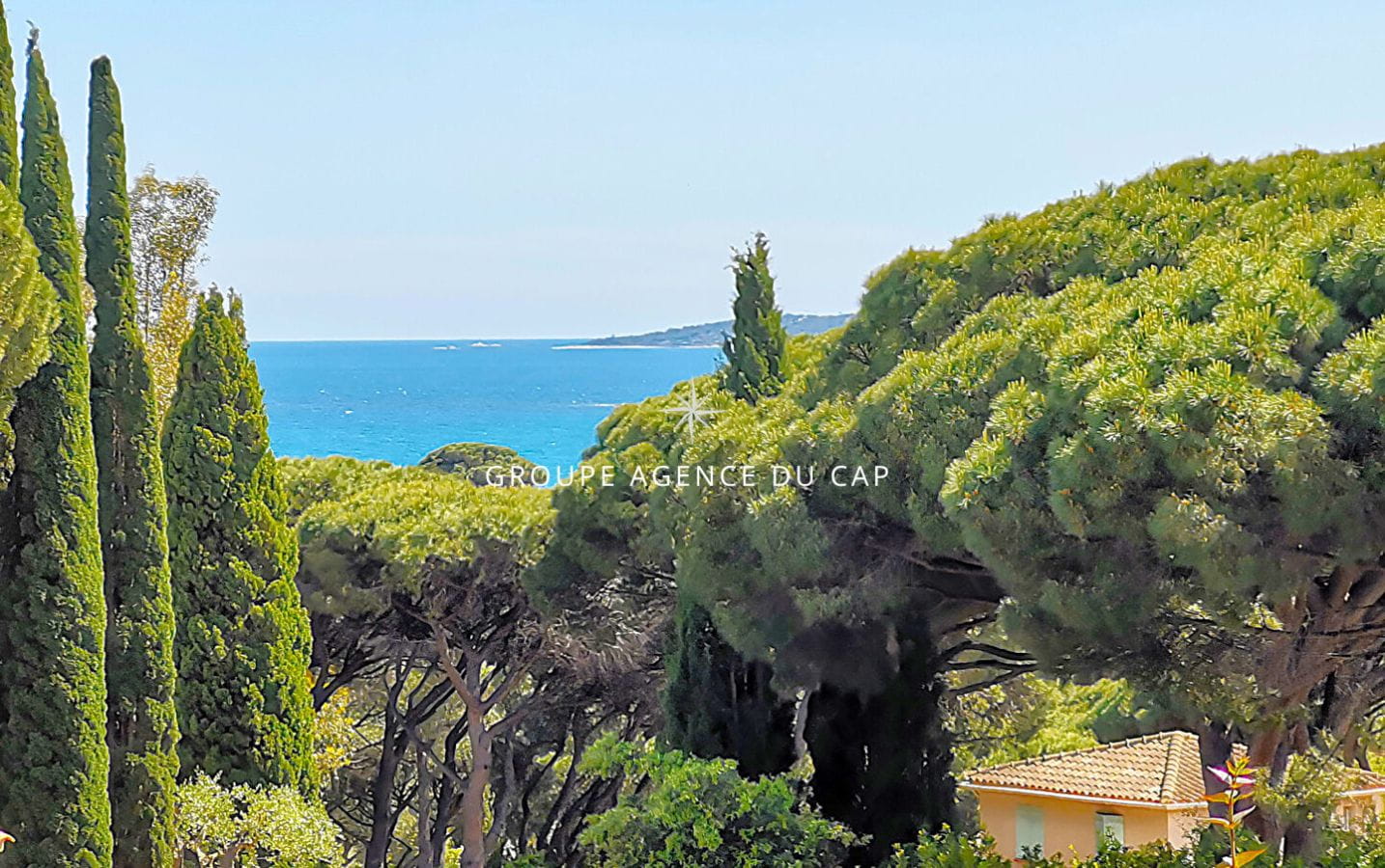 EN ATTENTE DE COMPROMIS DE VENTE – À VENDRE APPARTEMENT 2 PIÈCES VUE MER AVEC 2 TERRASSES PARKING PRIVÉ DANS UNE RÉSIDENCE AVEC PISCINE Image 2