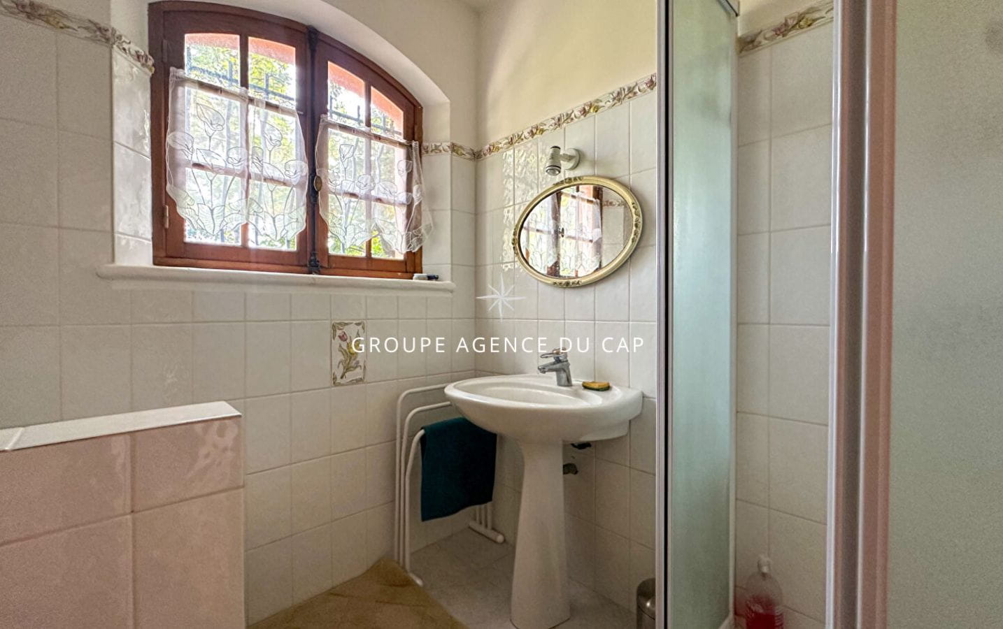 À VENDRE VILLA DE 145M2, 7 PIÈCES COMPRENANT 5 CHAMBRES , VUE MER, SITUÉE AUX ISSAMBRES Image 10