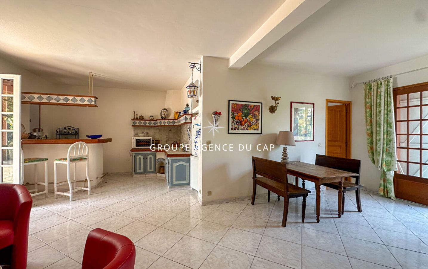 À VENDRE VILLA DE 145M2, 7 PIÈCES COMPRENANT 5 CHAMBRES , VUE MER, SITUÉE AUX ISSAMBRES Image 11