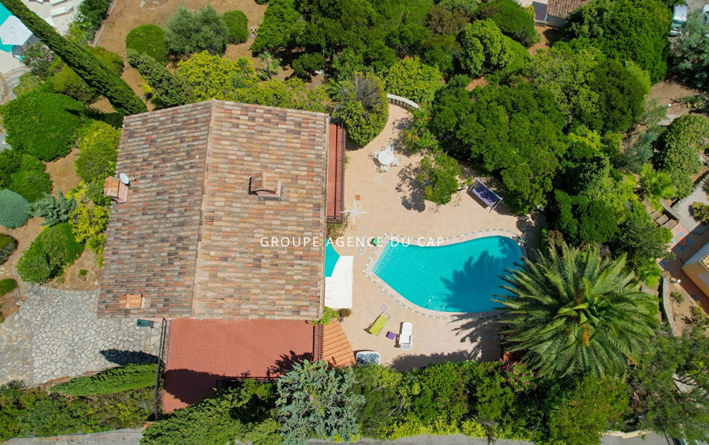 À VENDRE VILLA DE 145M2, 7 PIÈCES COMPRENANT 5 CHAMBRES , VUE MER, SITUÉE AUX ISSAMBRES Image 16