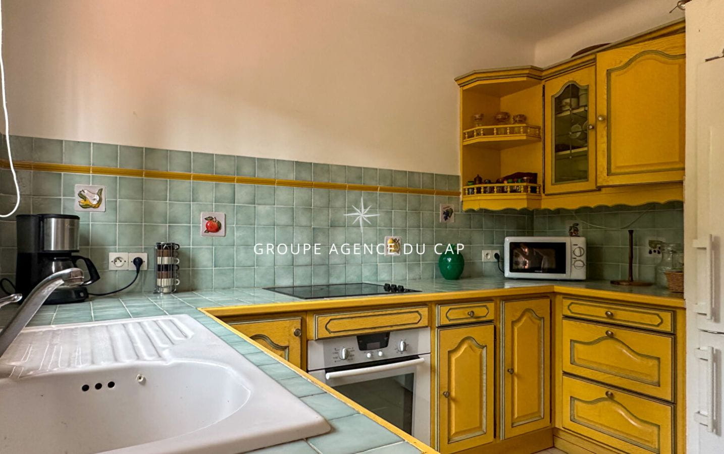 À VENDRE VILLA DE 145M2, 7 PIÈCES COMPRENANT 5 CHAMBRES , VUE MER, SITUÉE AUX ISSAMBRES Image 6