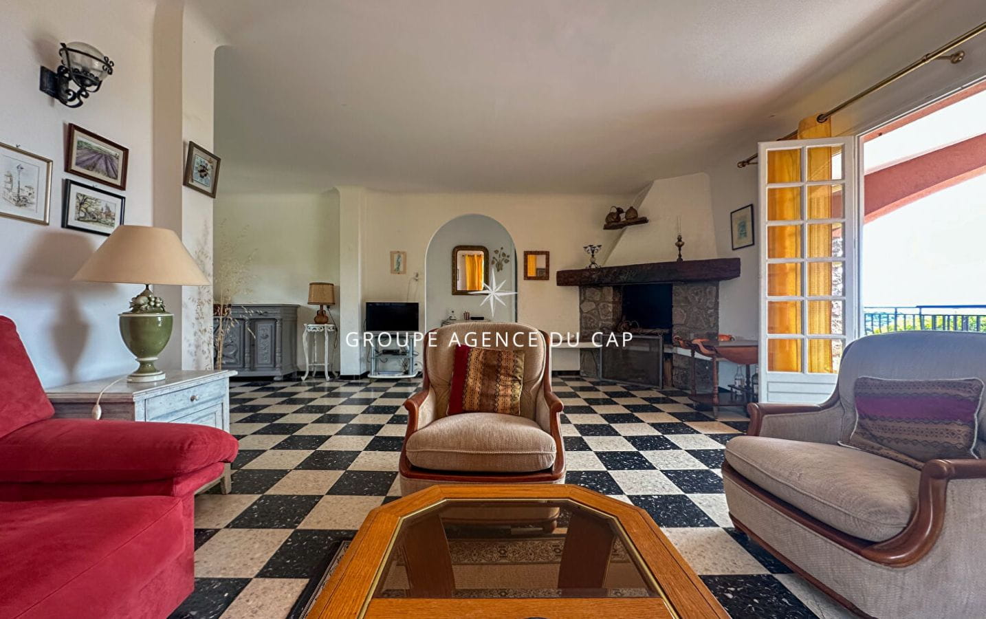 FOR SALE VILLA OF 145M2, 7 ROOMS COMPRISING 5 BEDROOMS, SEA VIEW, LOCATED IN LES ISSAMBRES Image 1