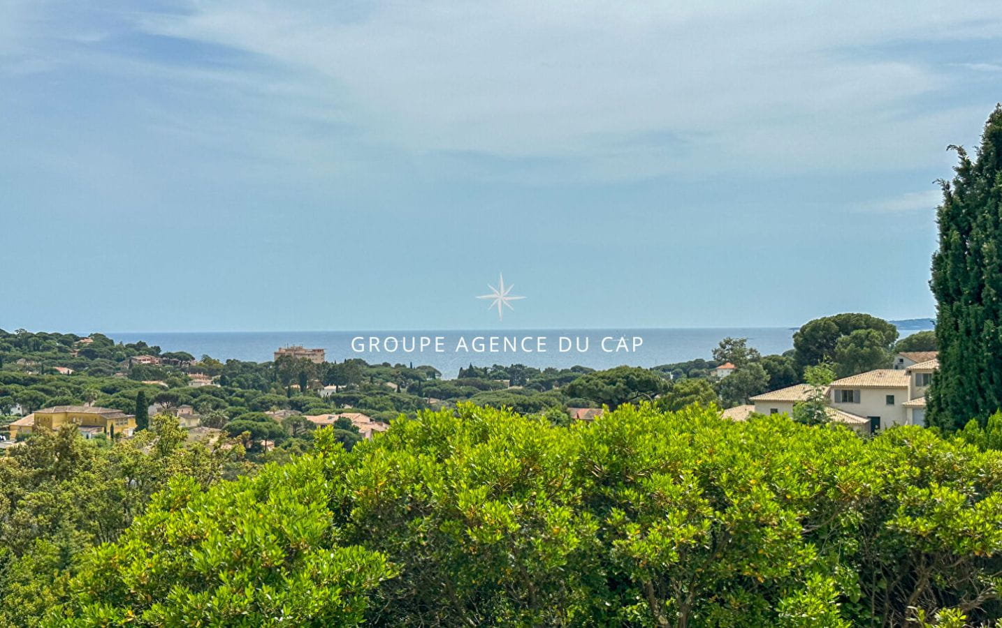 FOR SALE VILLA OF 145M2, 7 ROOMS COMPRISING 5 BEDROOMS, SEA VIEW, LOCATED IN LES ISSAMBRES Image 0