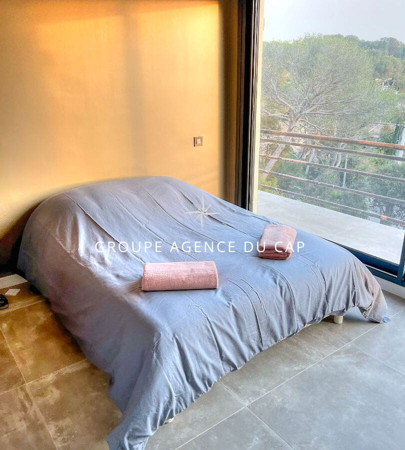 SAINT RAPHAEL, BELLE VILLA CONTEMPORAINE VUE MER, 220 M², QUARTIER  PRISÉ PROCHE MER ET COMMERCES, CALME ABSOLU Image 10