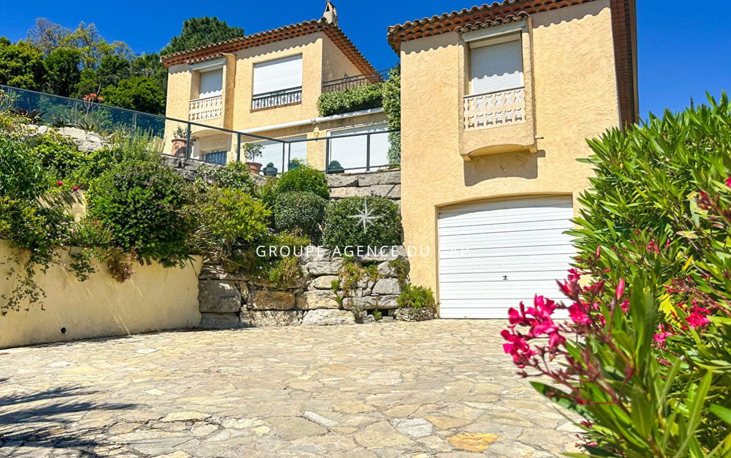 À VENDRE VILLA VUE MER 4 CHAMBRES 206M2 LES ISSAMBRES Image 14