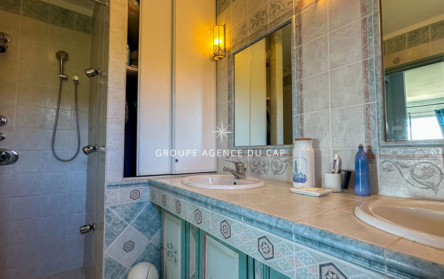 **EXCLUSITE AGENCE DU CAP** A VENDRE VILLA VUE MER 4 CHAMBRES 182M2 LES ISSAMBRES Image 5