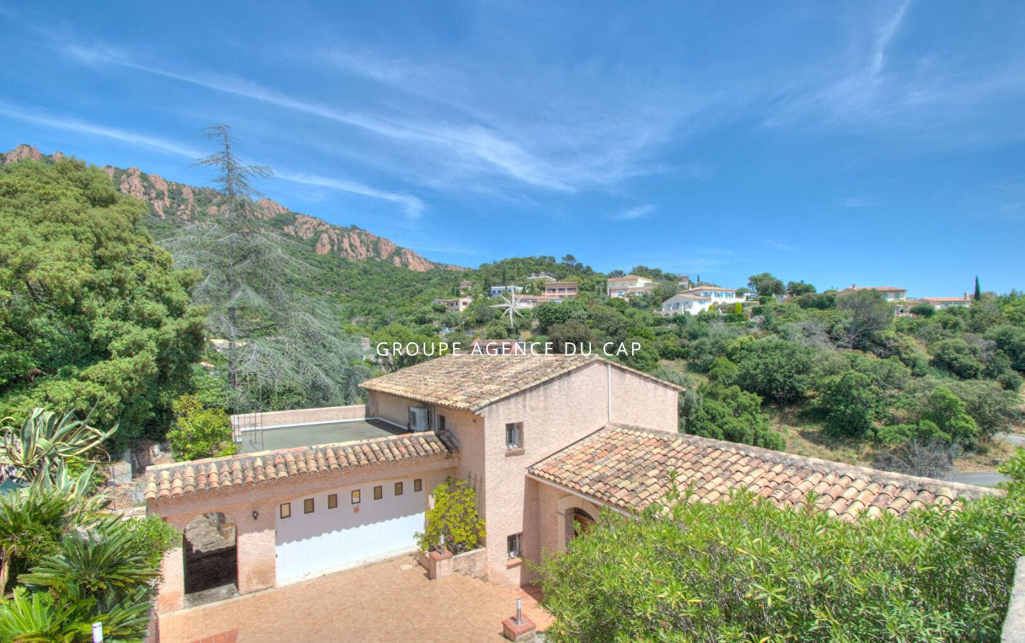 AGAY VILLA 8 PIECES VUE MER ET PROCHE MER 5 CHAMBRES PISCINE AU CALME Image 12