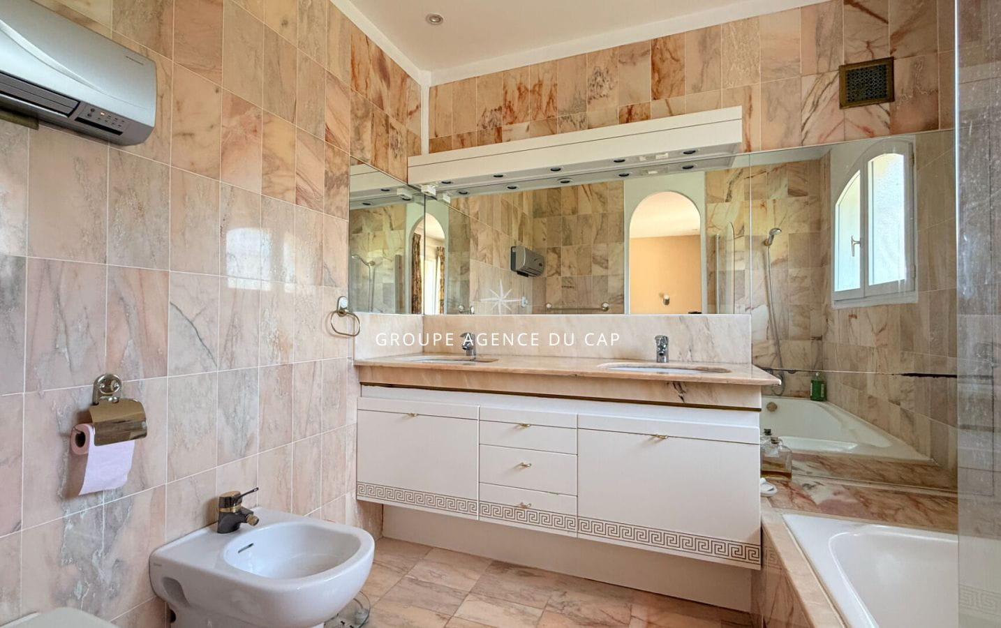 AGAY VILLA 8 PIECES VUE MER ET PROCHE MER 5 CHAMBRES PISCINE AU CALME Image 14