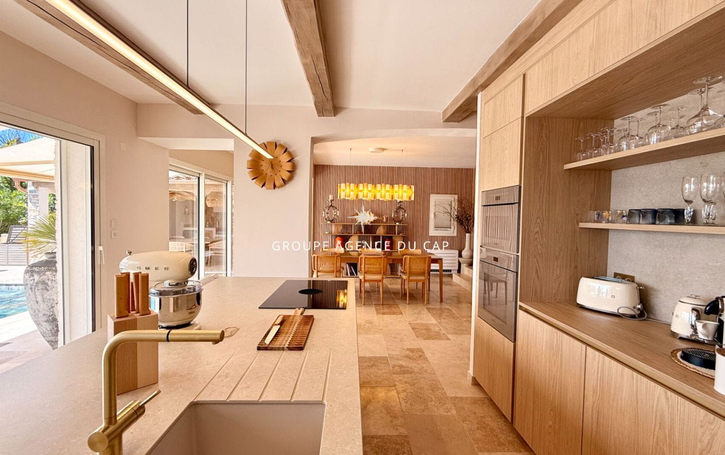 LES ISSAMBRES VILLA DE CHARME EN PIERRE VUE MER 5 CHAMBRES PISCINE Image 7