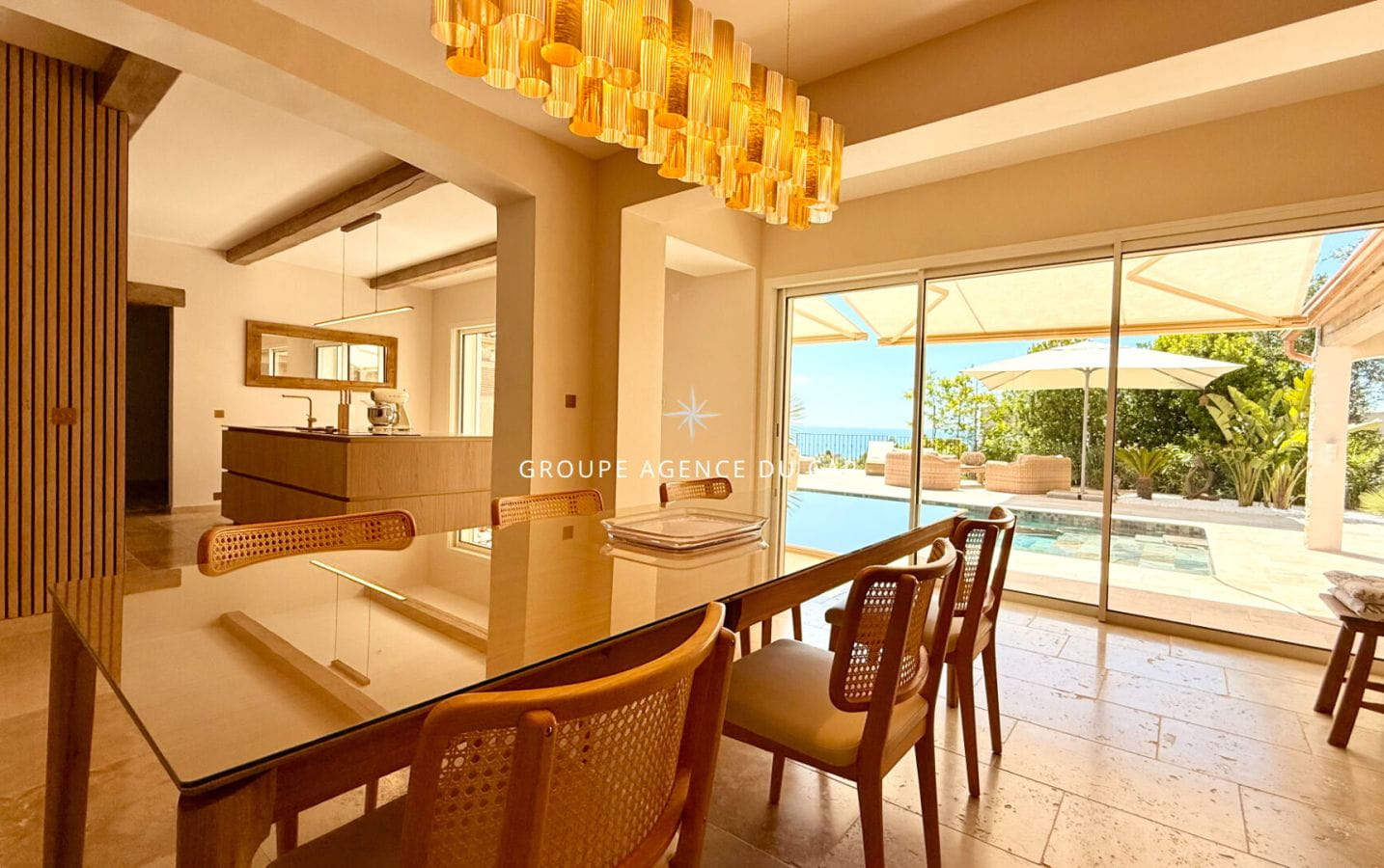 LES ISSAMBRES VILLA DE CHARME EN PIERRE VUE MER 5 CHAMBRES PISCINE Image 8