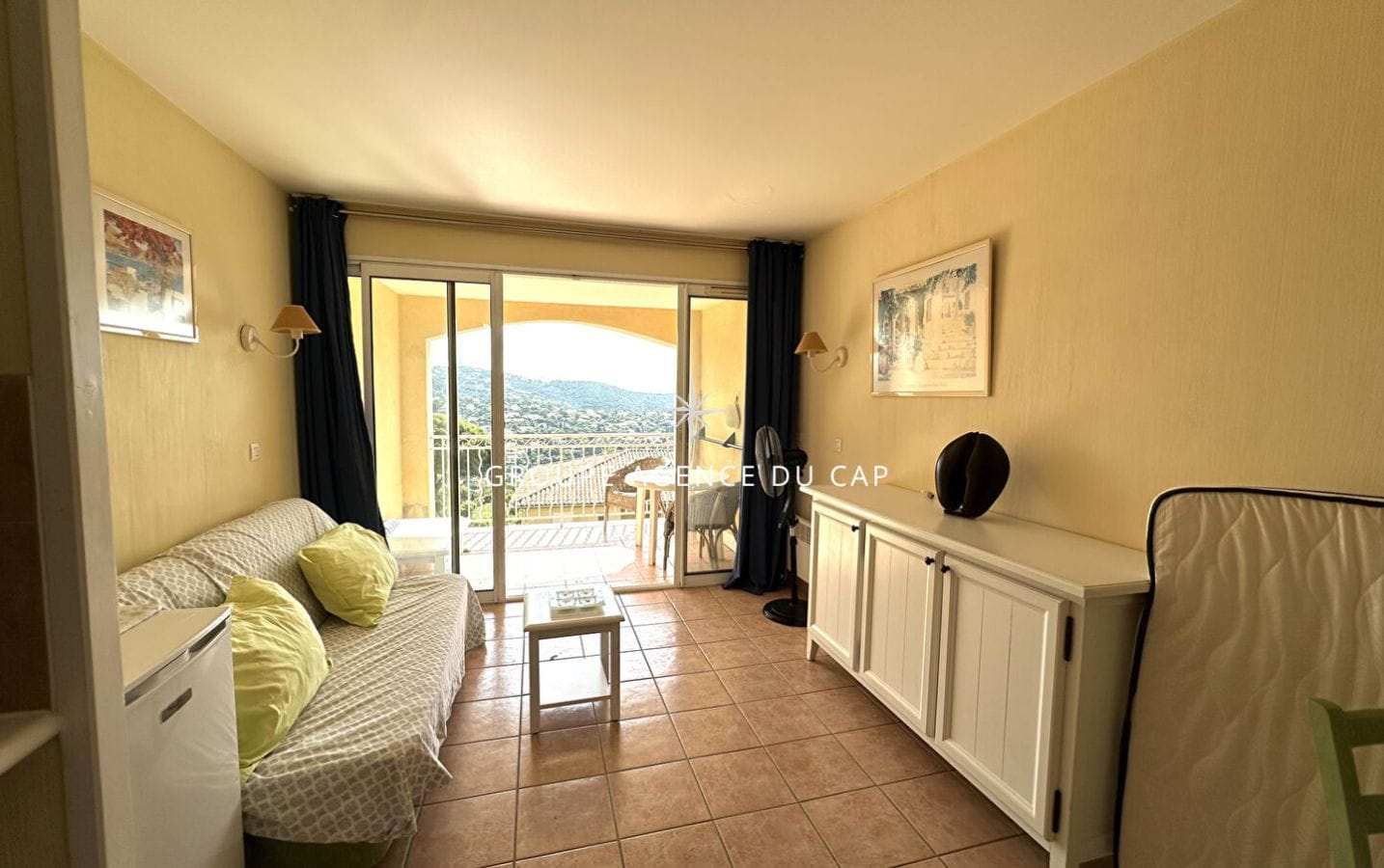 À VENDRE – APPARTEMENT T2 VUE MER ET TERRASSE AUX ISSAMBRES Image 3