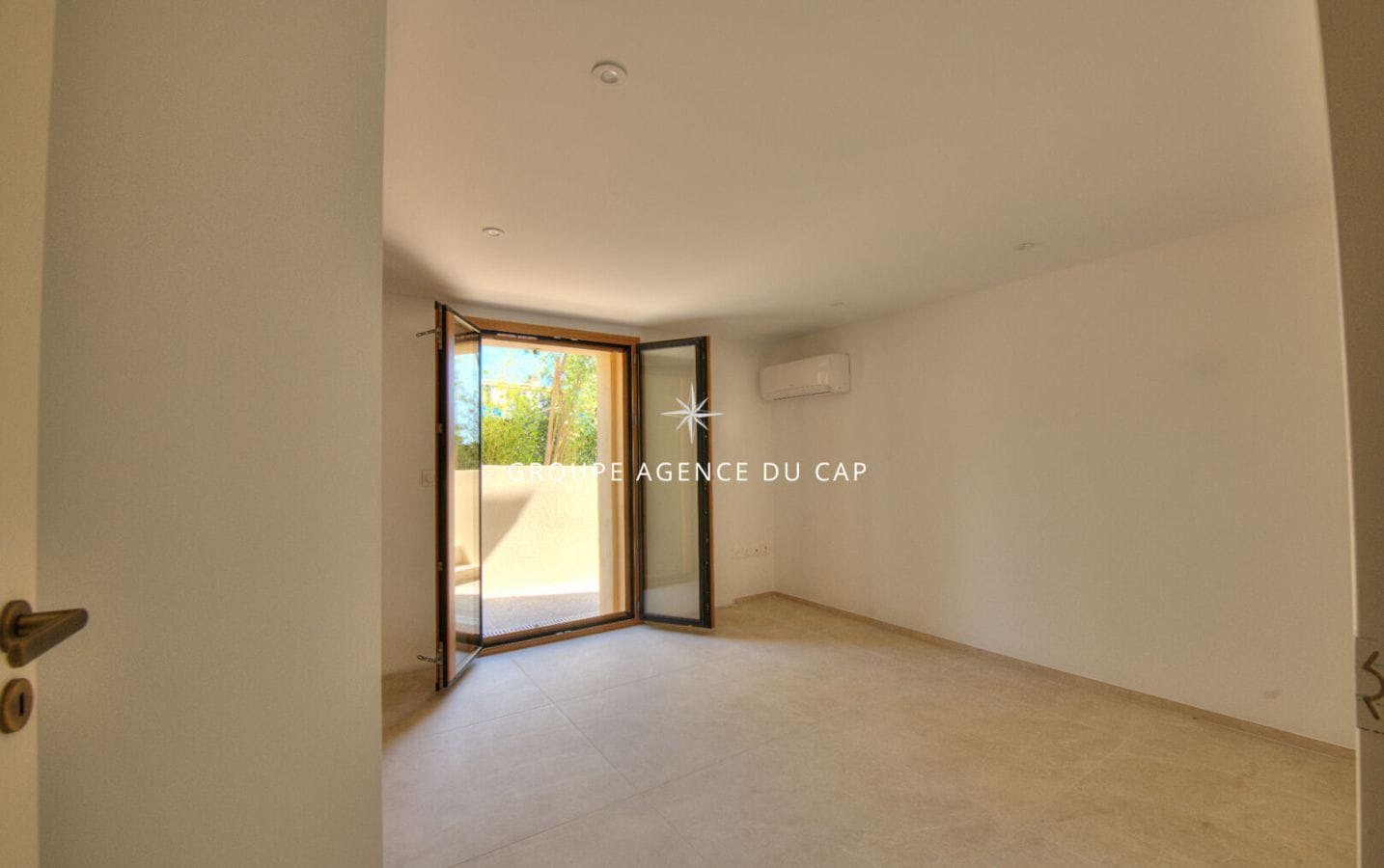 Saint Raphaël villa vue mer proche Centre ville. Image 13