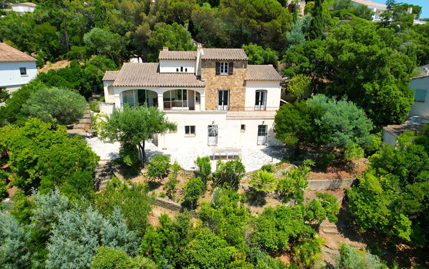 A VENDRE LES ISSAMBRES 170M2 VUE MER A PIEDS DES PLAGES ET DU CENTRE Image 1