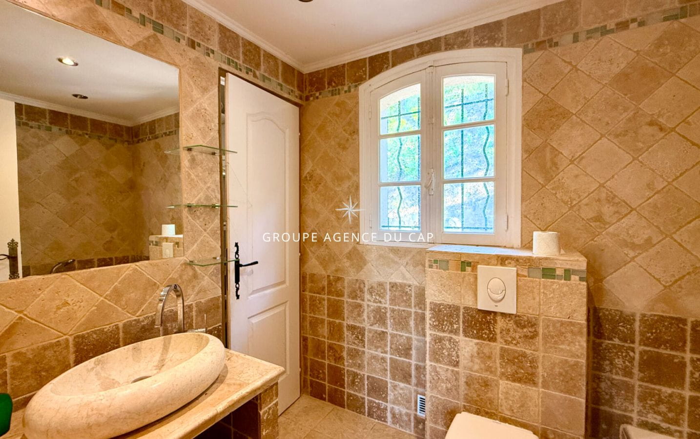 A VENDRE LES ISSAMBRES 170M2 VUE MER A PIEDS DES PLAGES ET DU CENTRE Image 8