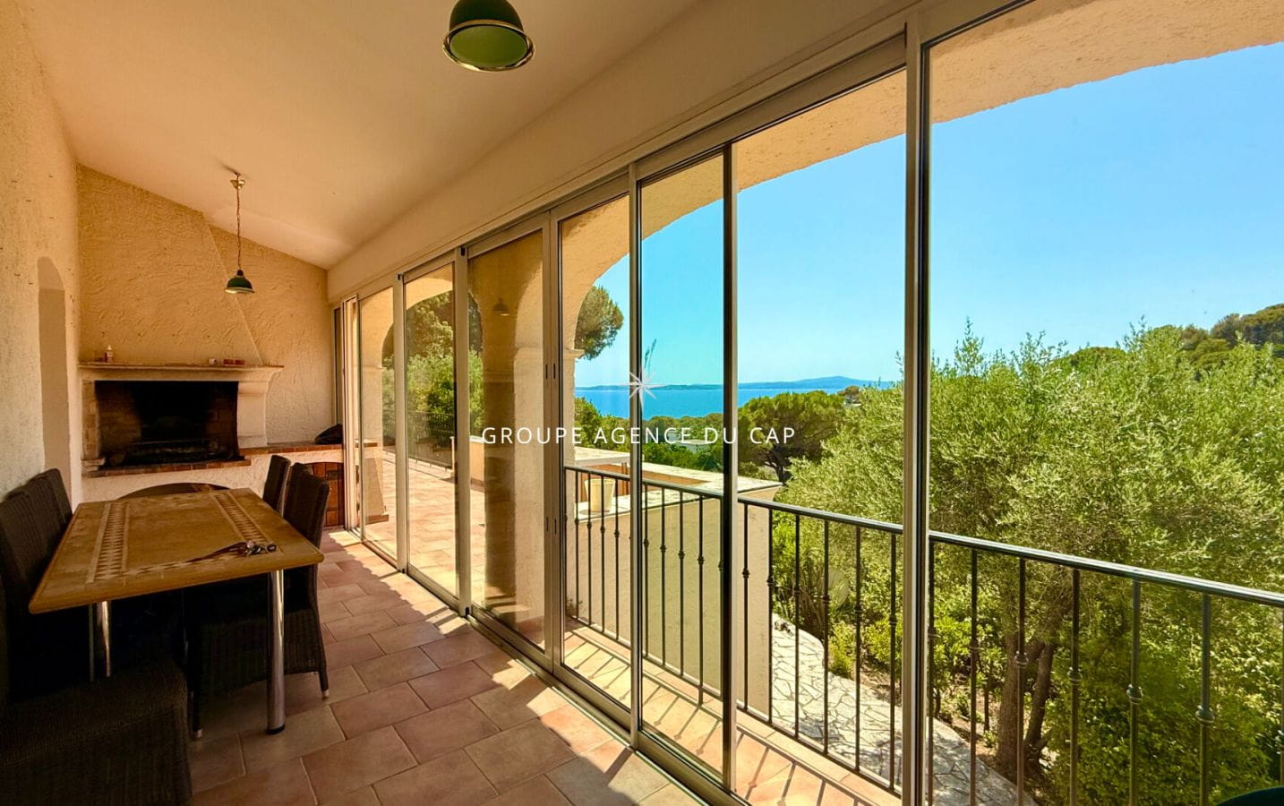 A VENDRE LES ISSAMBRES 170M2 VUE MER A PIEDS DES PLAGES ET DU CENTRE Image 9