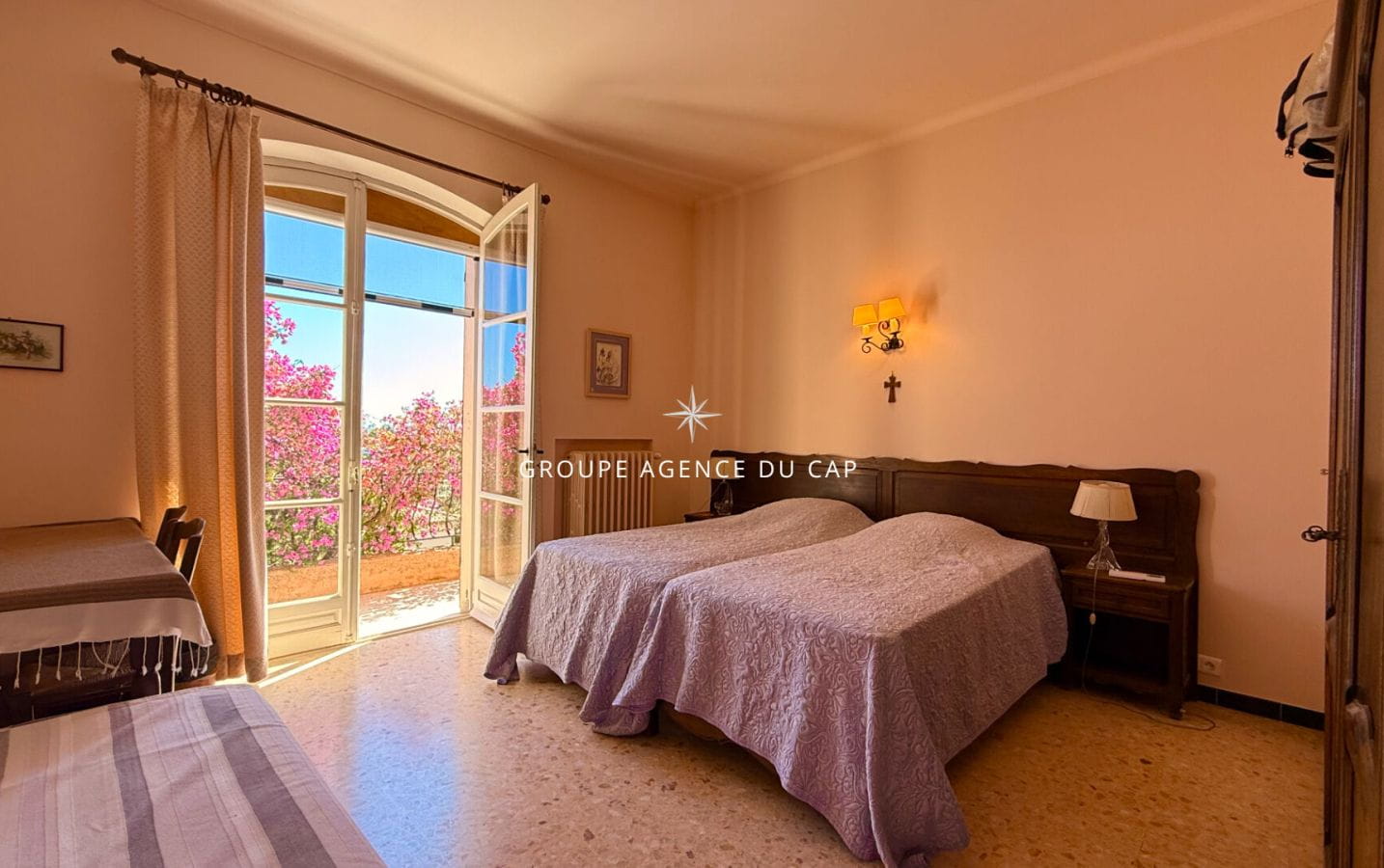 PROPRIETE VUE MER PANORAMIQUE 5 CHAMBRES PISCINE GRAND SOUS SOL DOUBLE GARAGE Image 9