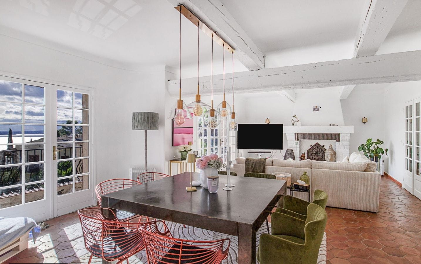 FOR SALE 7 BEDROOM VILLA NEAR THE SEA WITH GARAGE IN LES ISSAMBRES Image 3