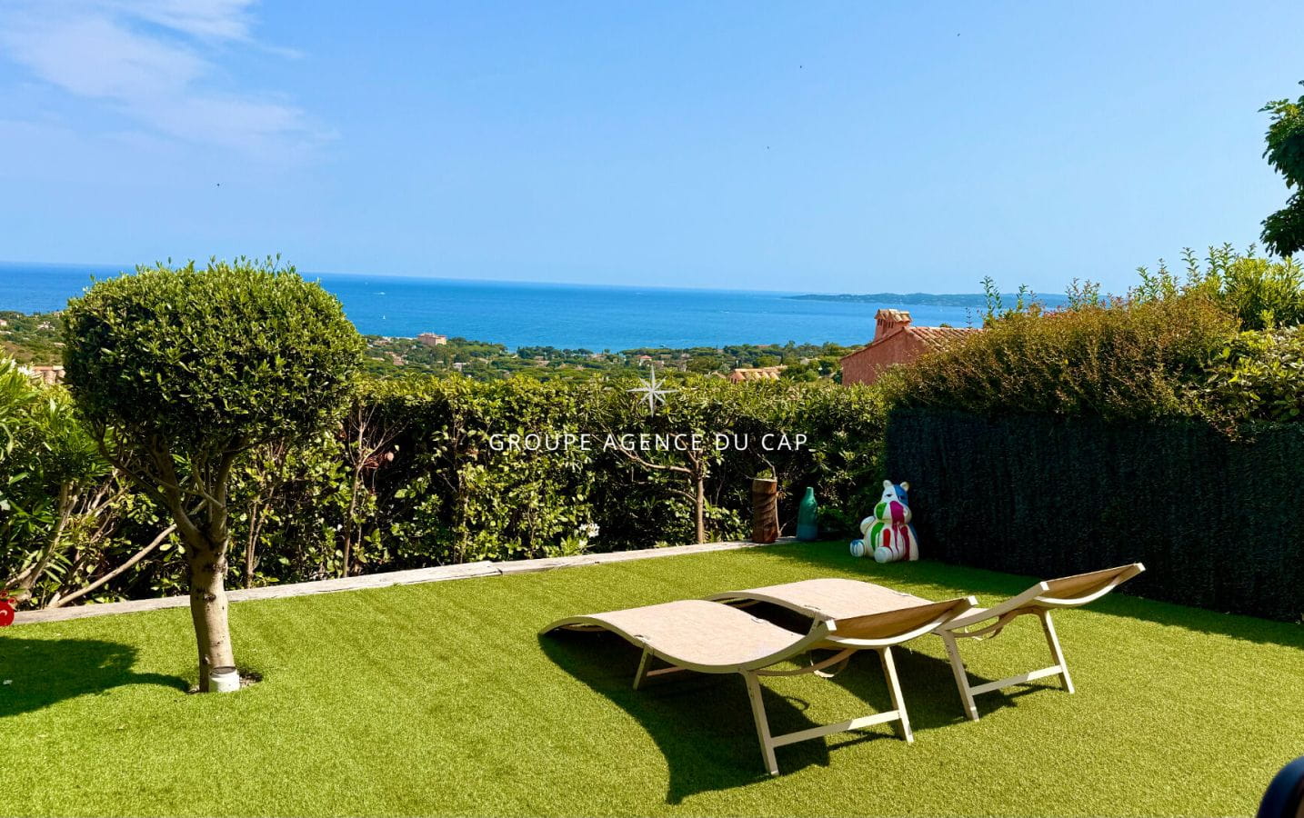2-ROOM MAZET APARTMENT WITH PANORAMIC SEA VIEW, GARDEN AND PRIVATE SPACE IN A PRIVATE RESIDENCE WITH POOL, IN LES ISSAMBRES Image 0