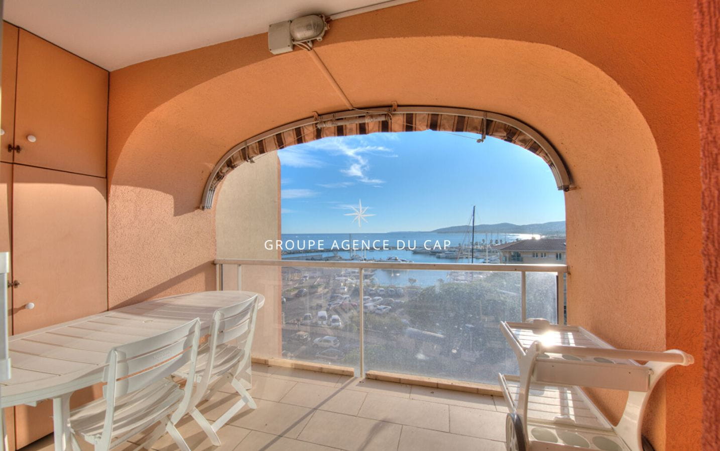 APPARTEMENT 3/4 PICECES VUE MER FREJUS PLAGE Image 1