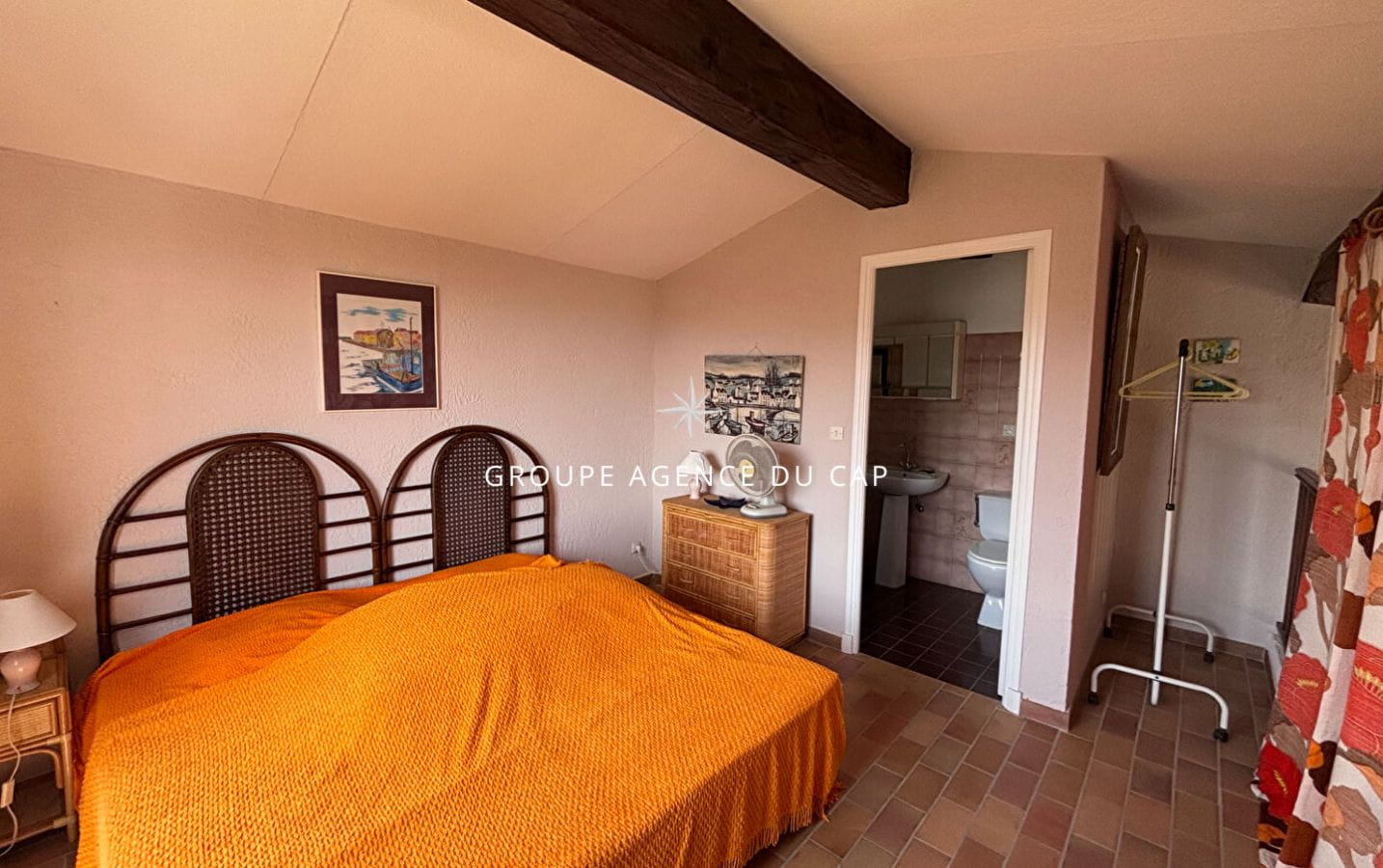 FOR SALE 5 BEDROOM VILLA WITH SEA VIEW AND PARKING IN LES ISSAMBRES Image 6