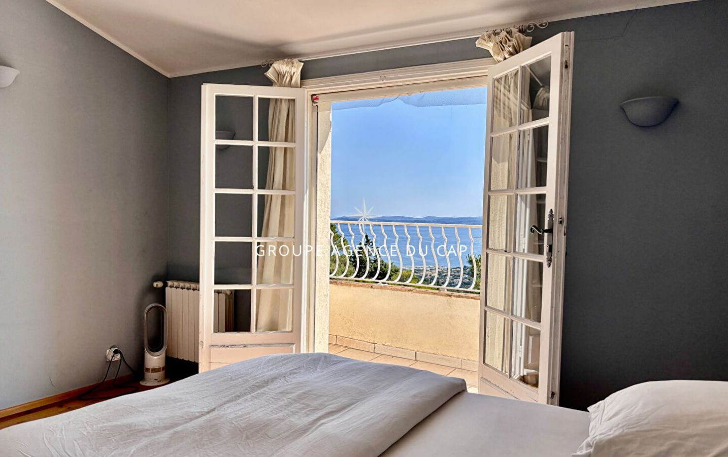 À VENDRE VILLA BEAUX VOLUMES 6 CHAMBRES VUE MER SUD-OUEST PARKINGS AUX ISSAMBRES Image 12