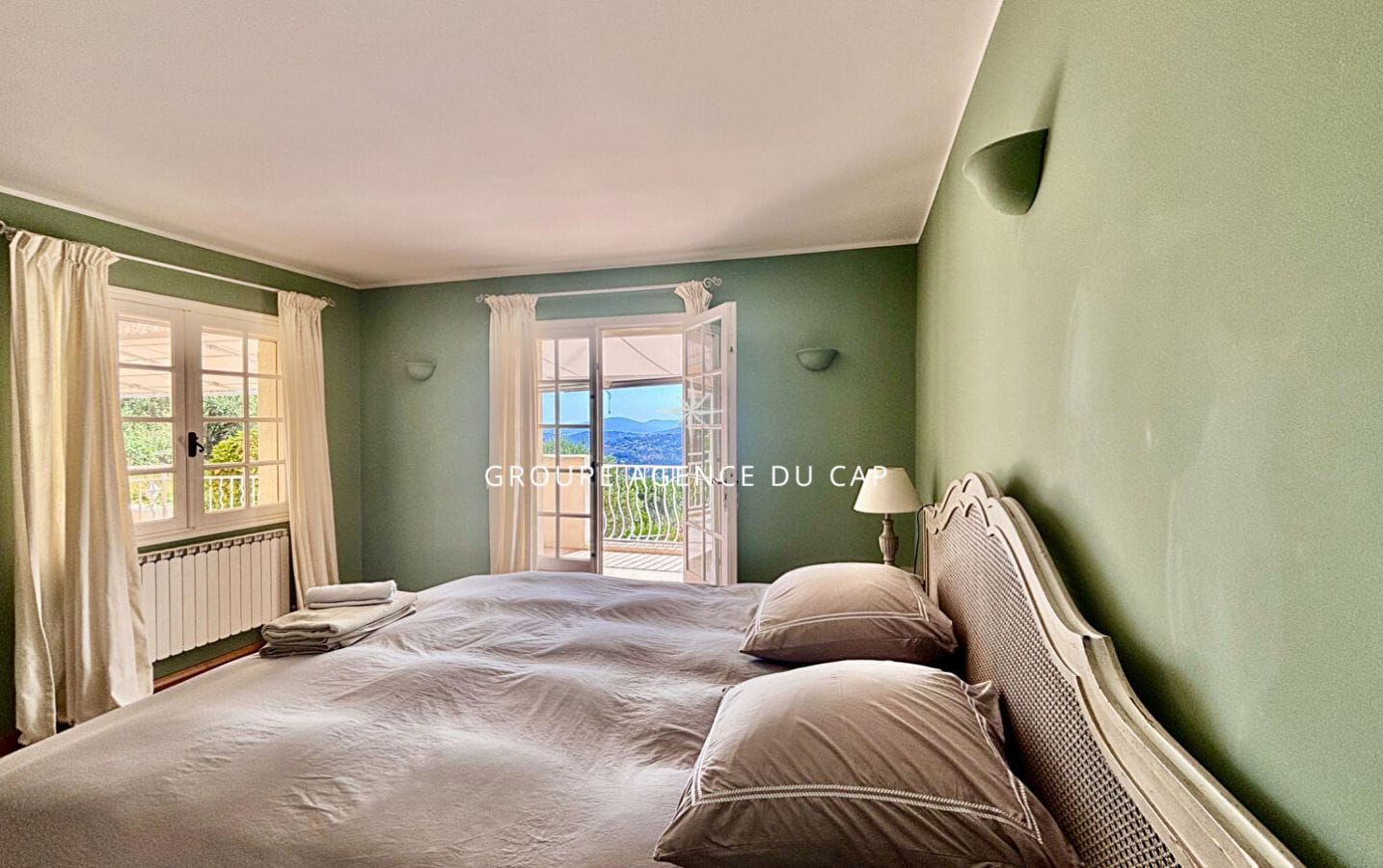 À VENDRE VILLA BEAUX VOLUMES 6 CHAMBRES VUE MER SUD-OUEST PARKINGS AUX ISSAMBRES Image 14