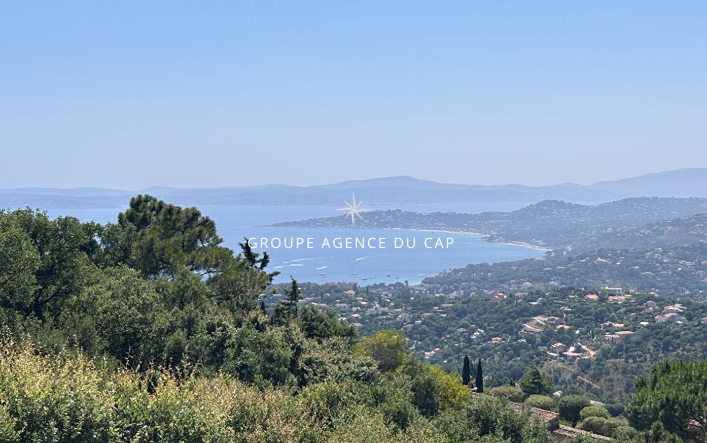 À VENDRE VILLA BEAUX VOLUMES 6 CHAMBRES VUE MER SUD-OUEST PARKINGS AUX ISSAMBRES Image 0