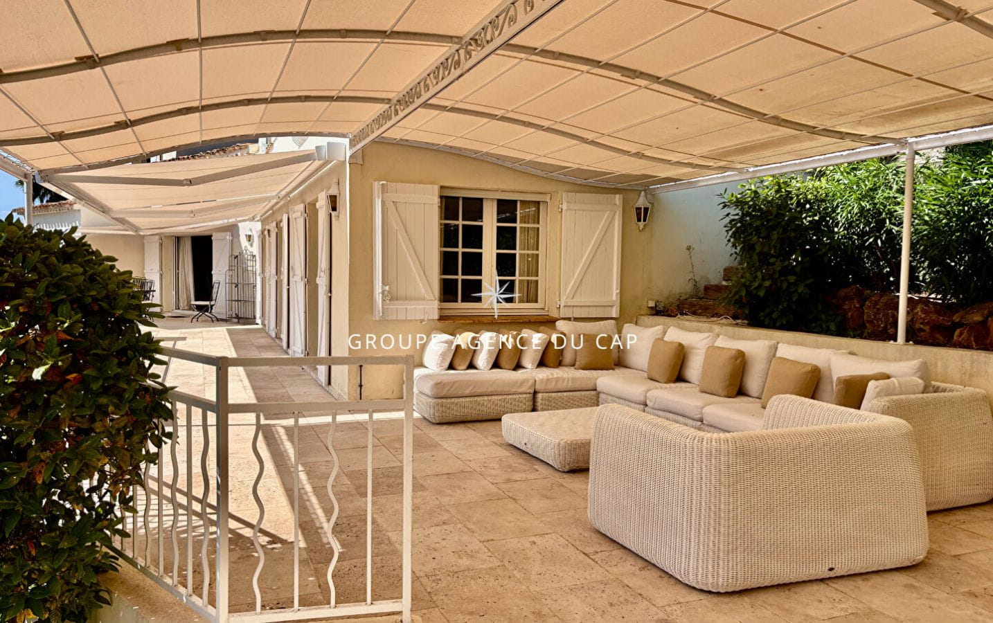 À VENDRE VILLA BEAUX VOLUMES 6 CHAMBRES VUE MER SUD-OUEST PARKINGS AUX ISSAMBRES Image 16