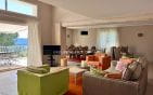 A VENDRE VILLA BEAUX VOLUMES 6 CHAMBRES VUE MER SUD-OUEST PARKINGS AUX ISSAMBRES Min 6