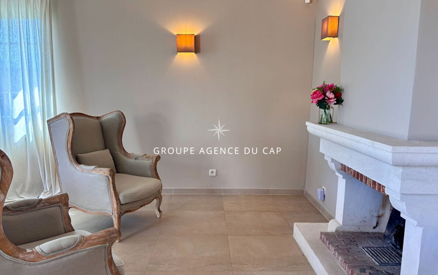 A VENDRE VILLA BEAUX VOLUMES 6 CHAMBRES VUE MER SUD-OUEST PARKINGS AUX ISSAMBRES Image 7